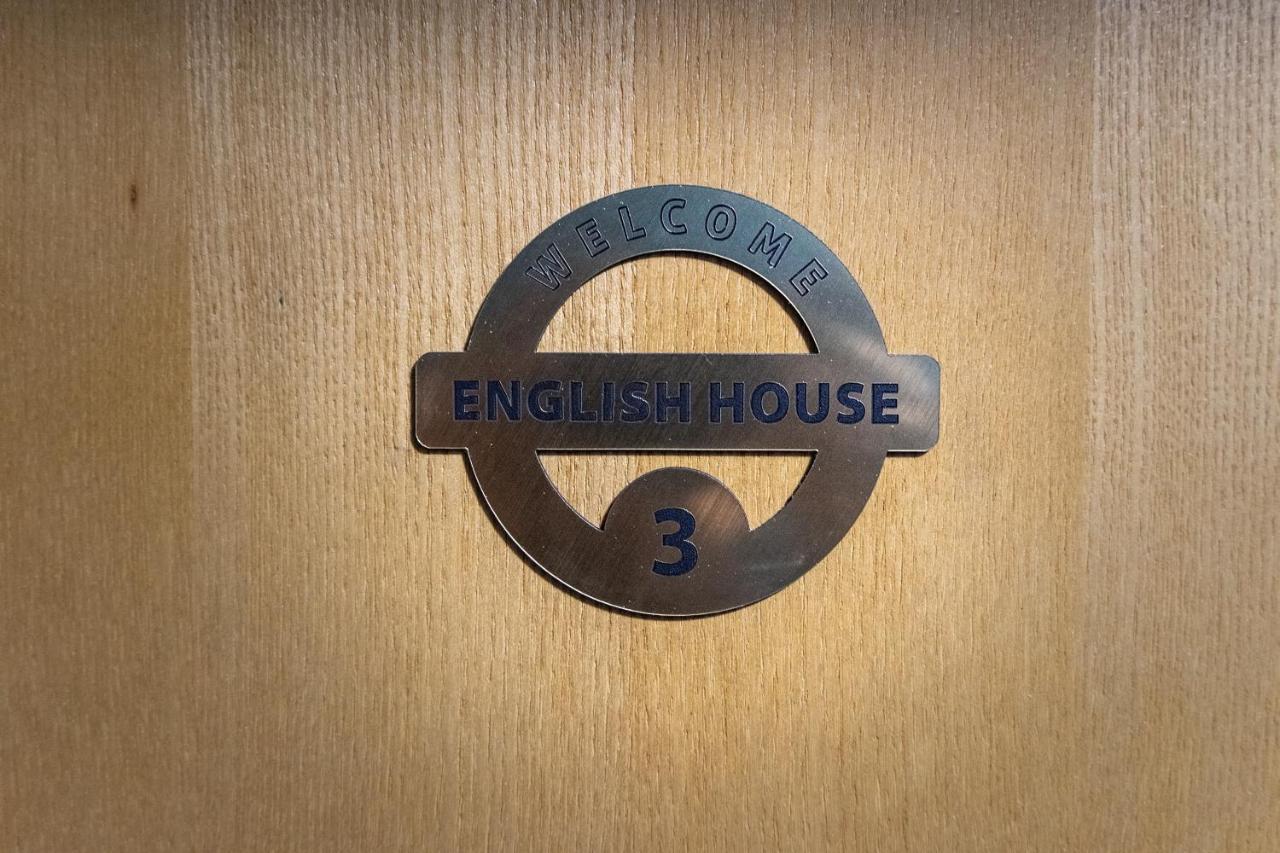 English House Bistriţa Exteriör bild