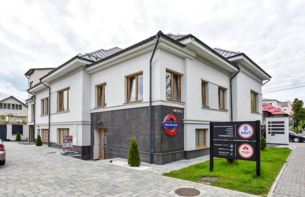 English House Bistriţa Exteriör bild