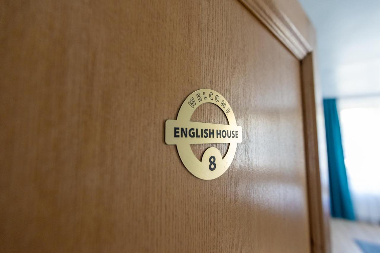 English House Bistriţa Exteriör bild