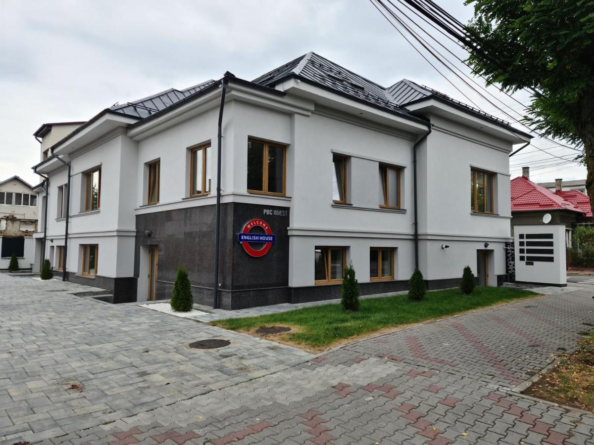English House Bistriţa Exteriör bild