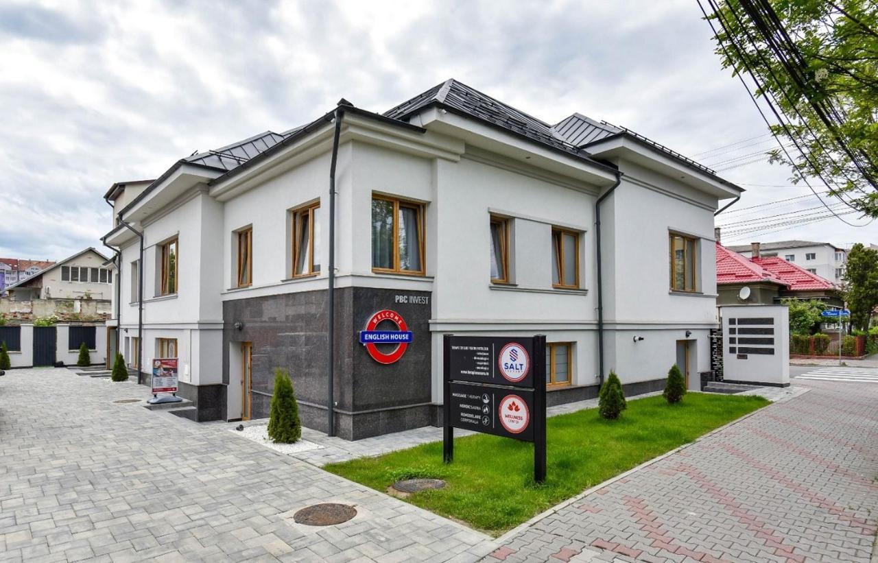 English House Bistriţa Exteriör bild