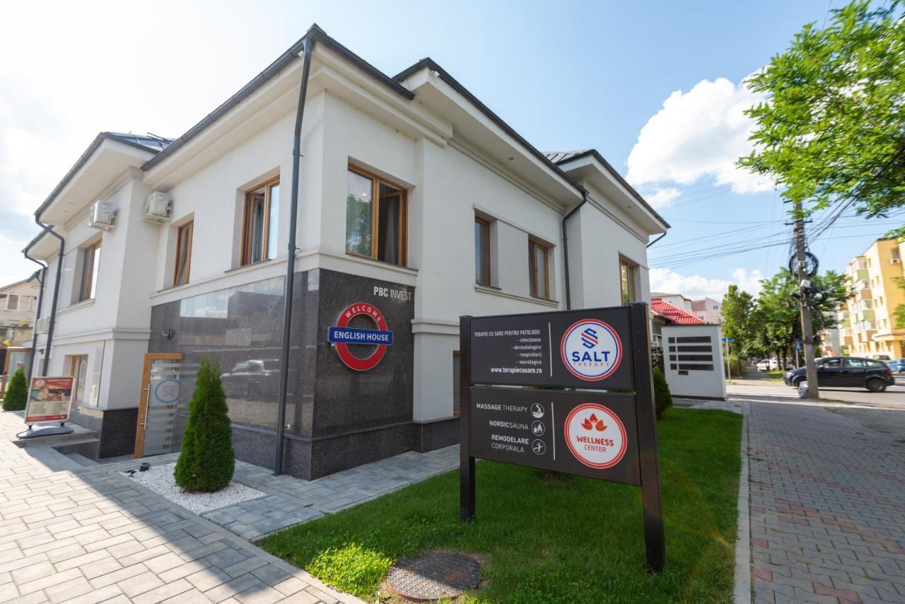 English House Bistriţa Exteriör bild