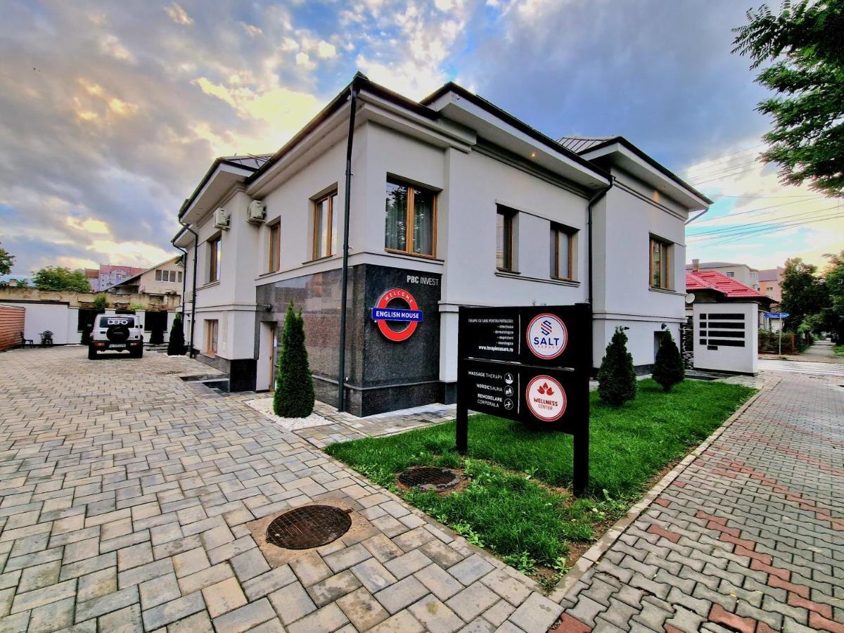 English House Bistriţa Exteriör bild