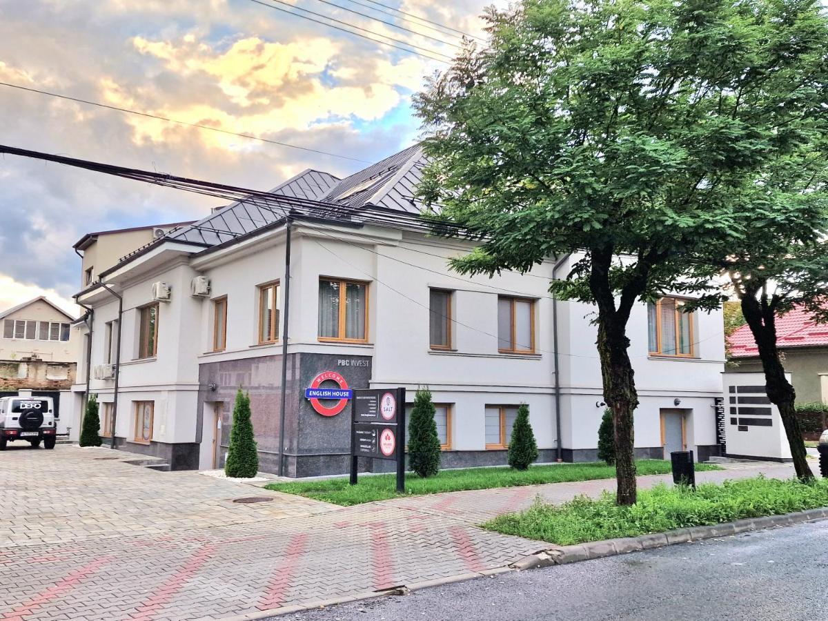 English House Bistriţa Exteriör bild